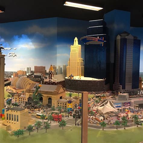 Kansas city legoland - Hours: Sun-Thurs 10am-8pm (last admission at 6pm) and Fri-Sat 10am-9pm (last admission at 7pm). Plan to spend 2-3 hours at LEGOLAND Discovery Center when you visit. The best time to visit to avoid crowds is weekday evenings. Children must wear socks when playing inside LEGO City.